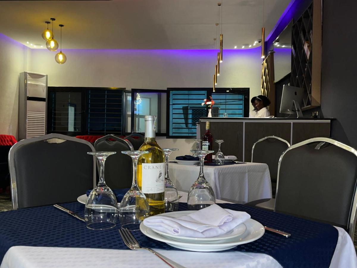 Hotel Vendome Douala Eksteriør billede
