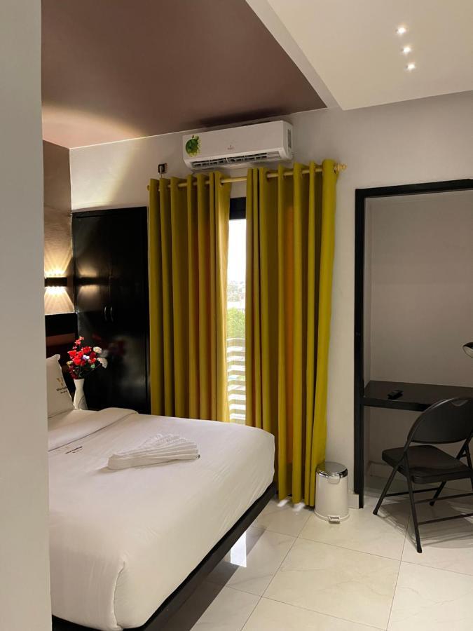 Hotel Vendome Douala Eksteriør billede