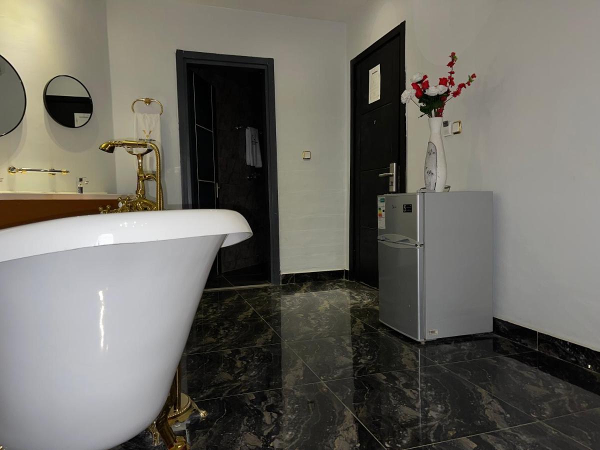 Hotel Vendome Douala Eksteriør billede