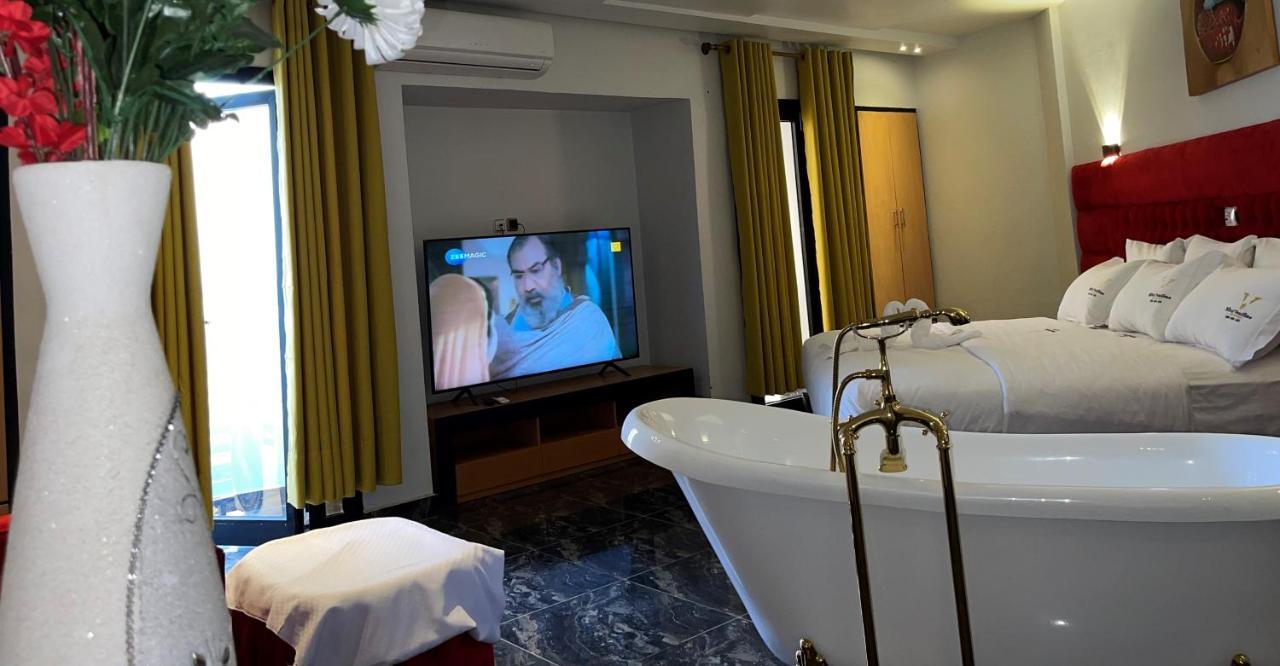 Hotel Vendome Douala Eksteriør billede