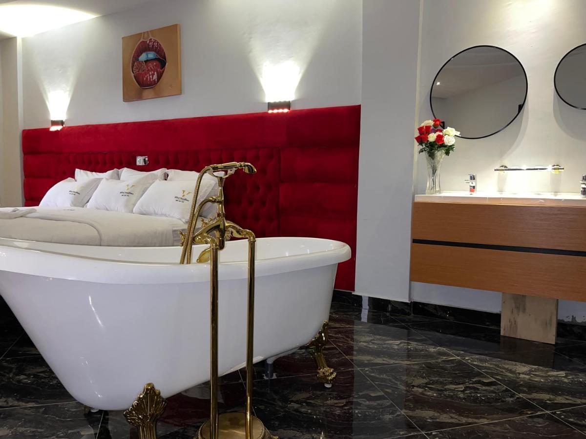Hotel Vendome Douala Eksteriør billede