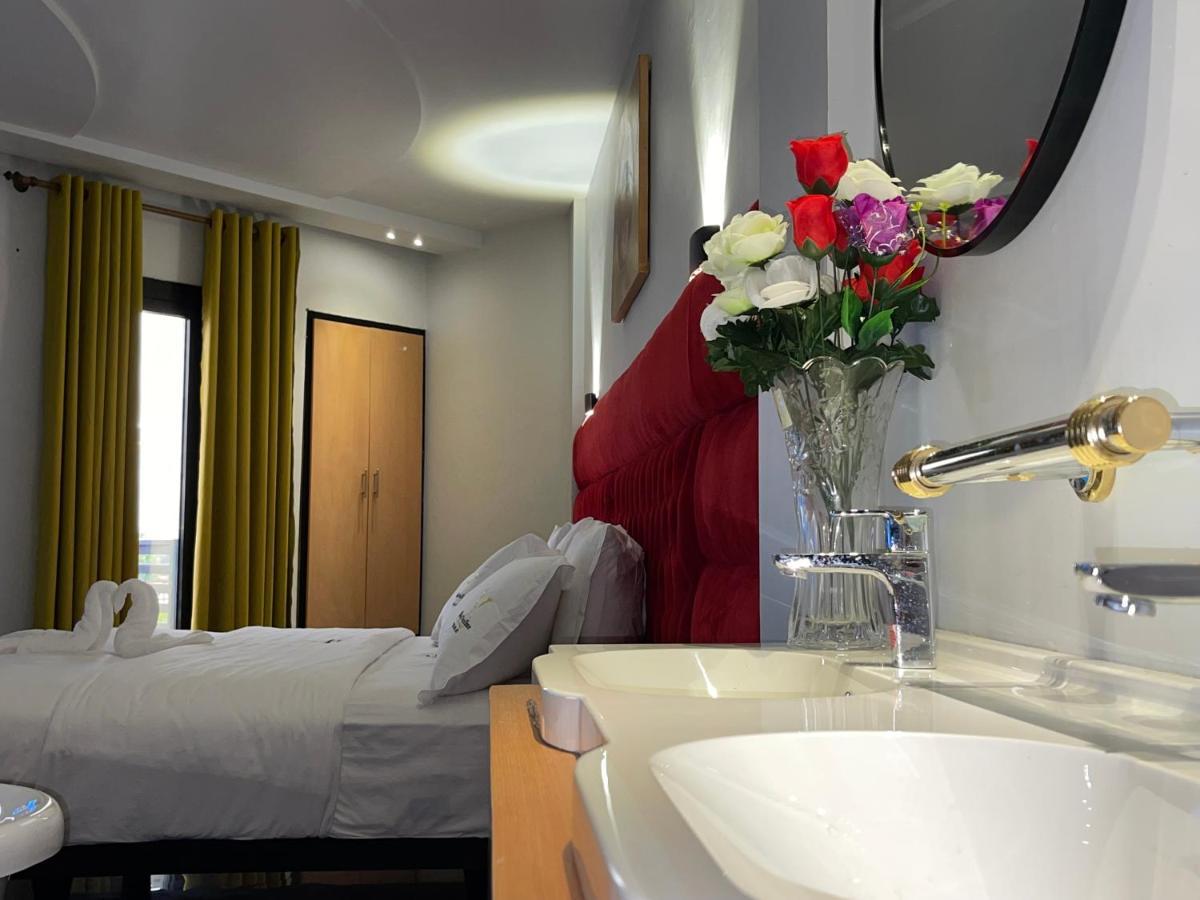 Hotel Vendome Douala Eksteriør billede