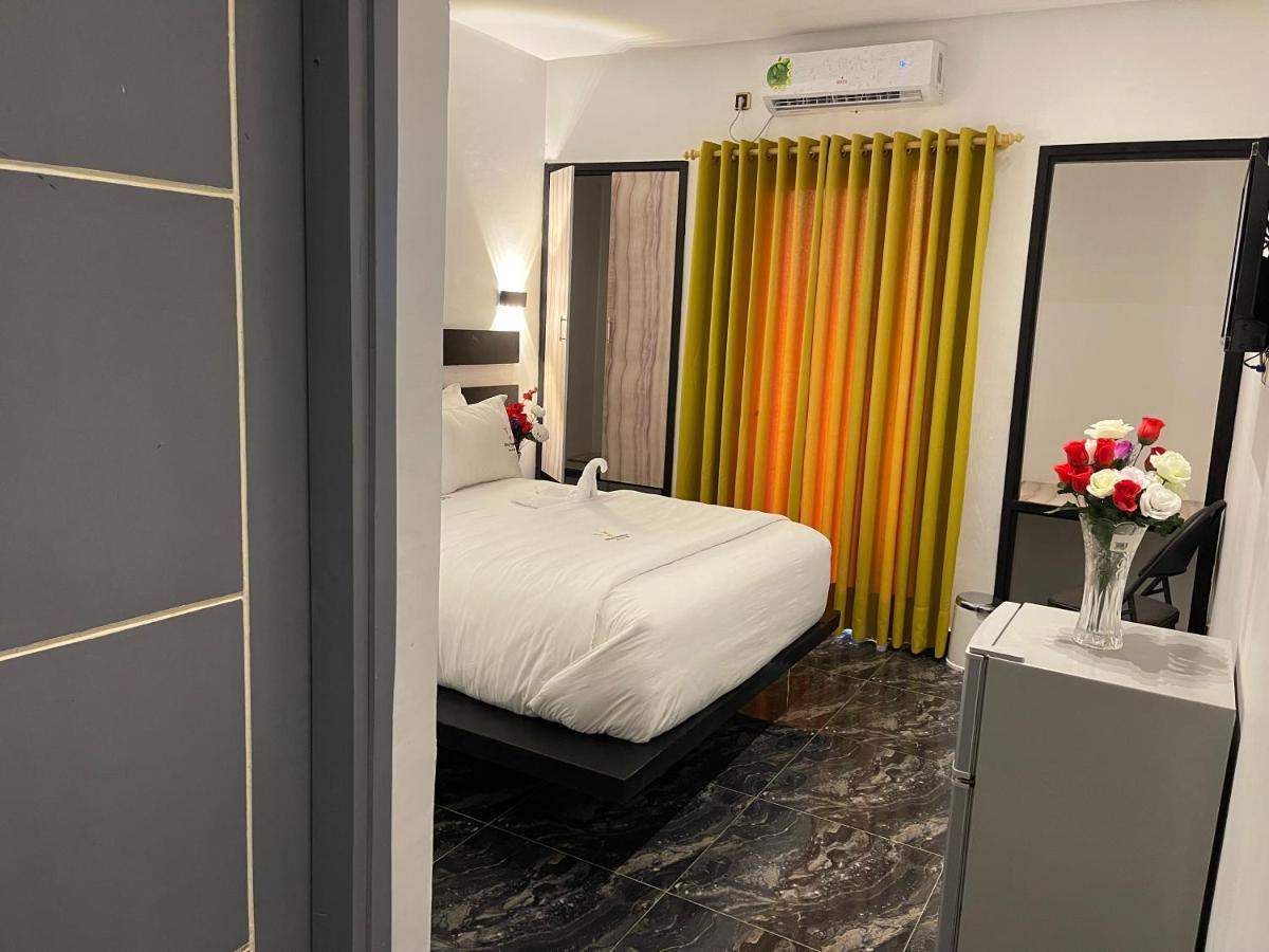 Hotel Vendome Douala Eksteriør billede